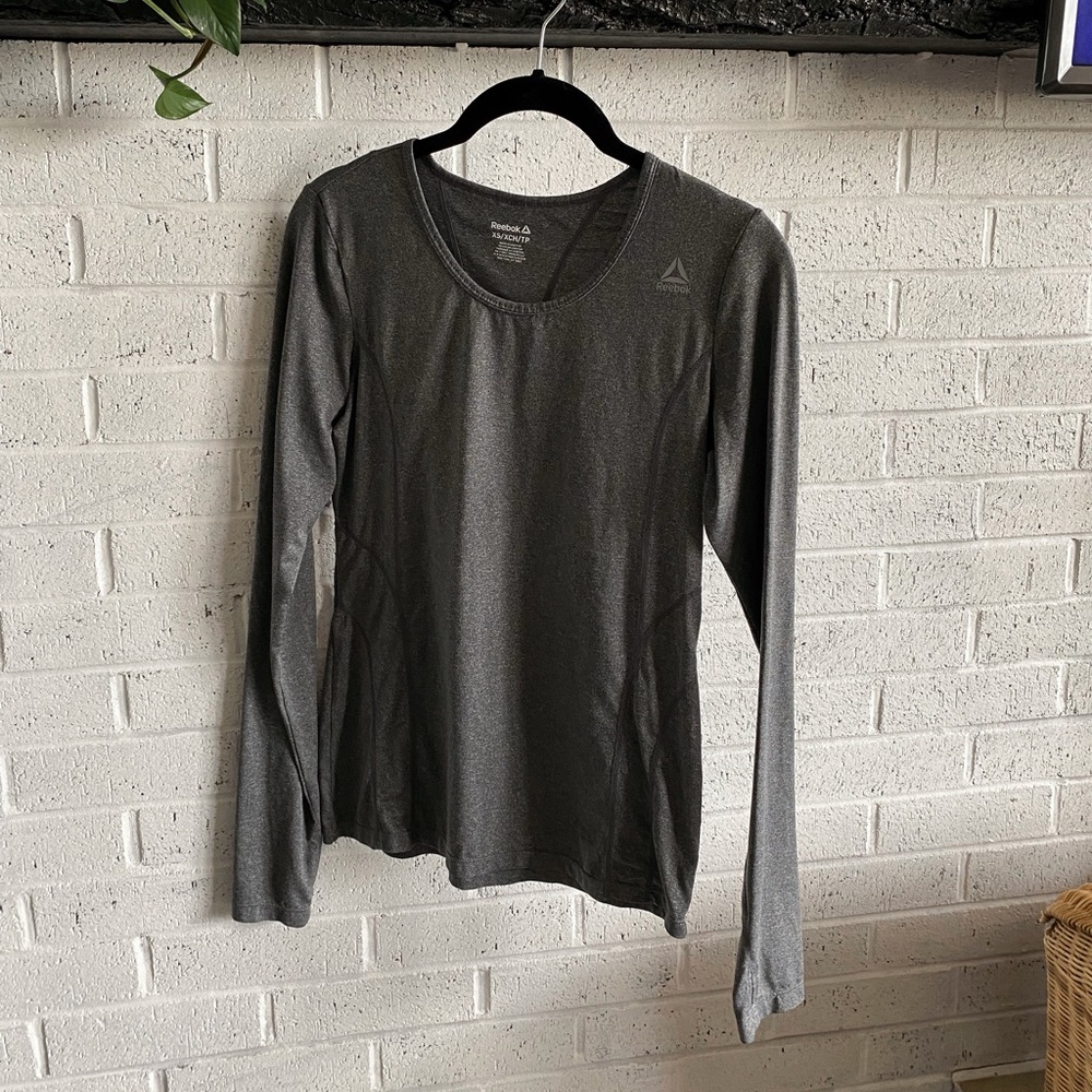 🤸 NWOT Long Sleeve Reebok Top 🤸 - Picture 3 of 4